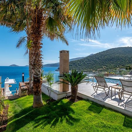 Beachfront White Villa With Private Swimming Pool カルカン エクステリア 写真
