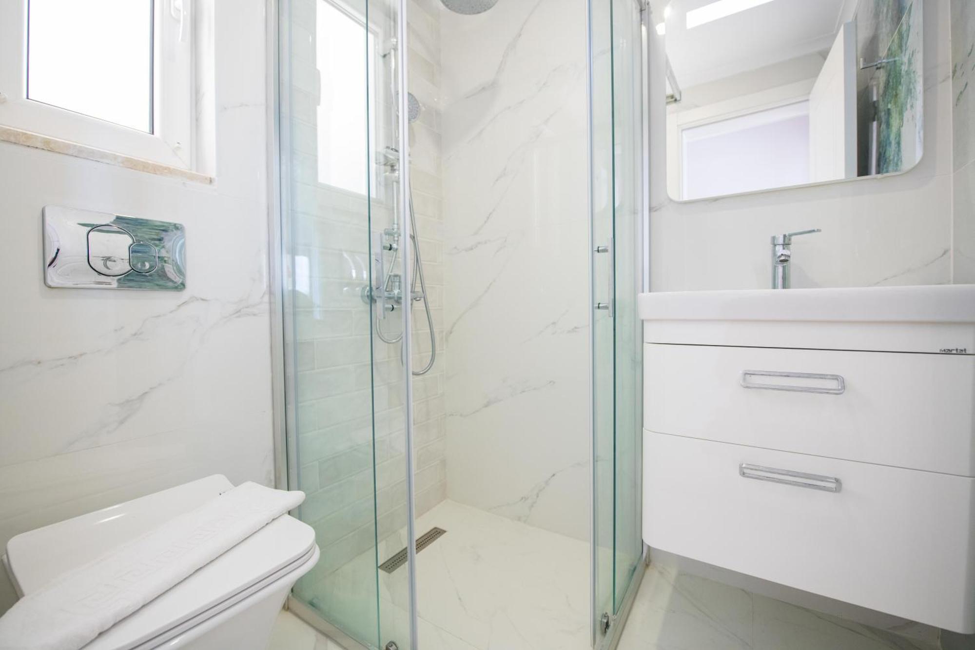 Beachfront White Villa With Private Swimming Pool カルカン エクステリア 写真