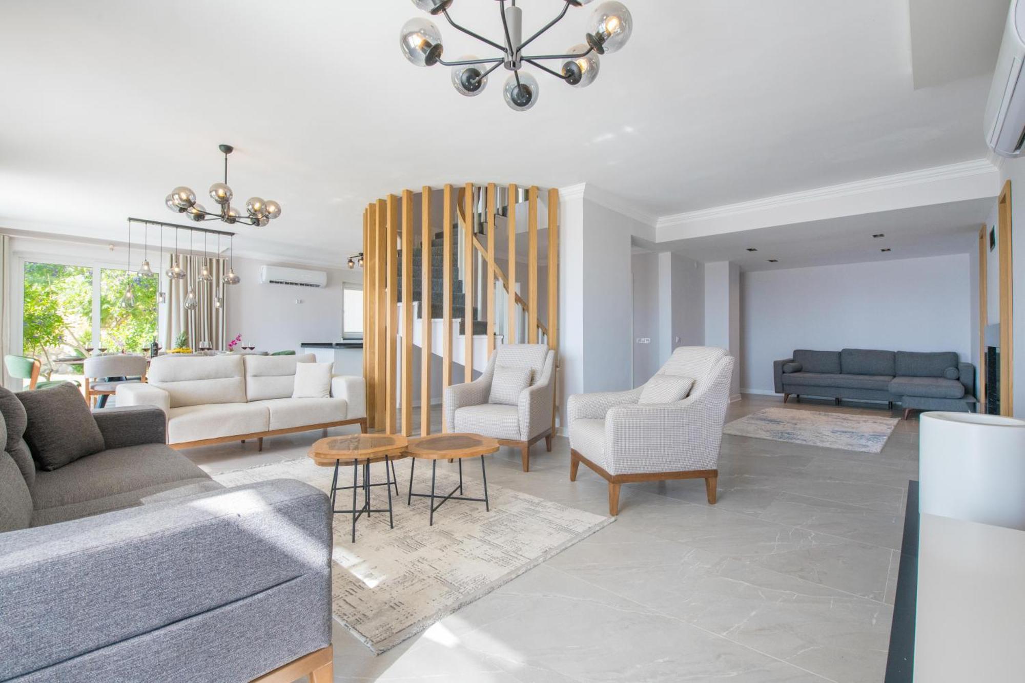 Beachfront White Villa With Private Swimming Pool カルカン エクステリア 写真