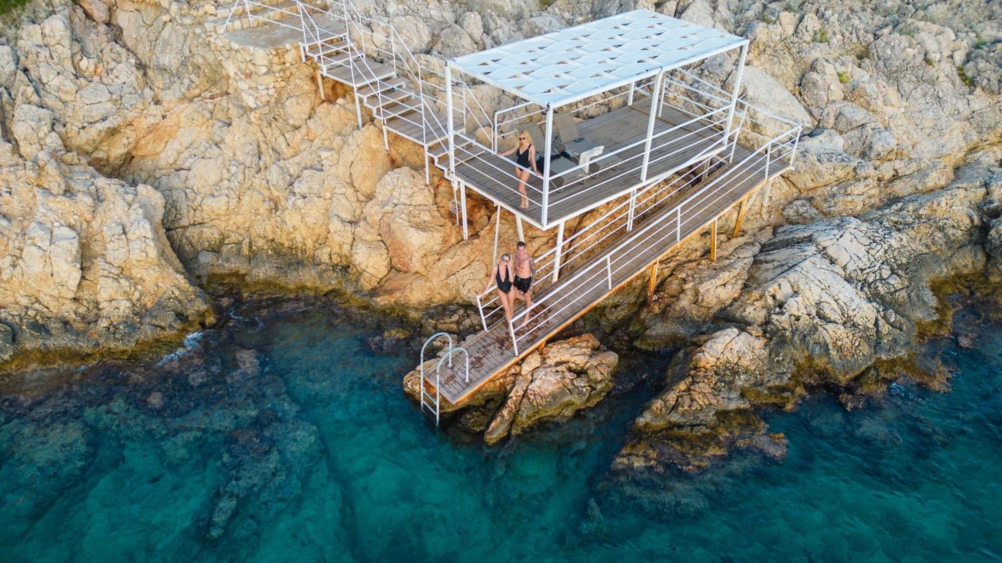 Beachfront White Villa With Private Swimming Pool カルカン エクステリア 写真