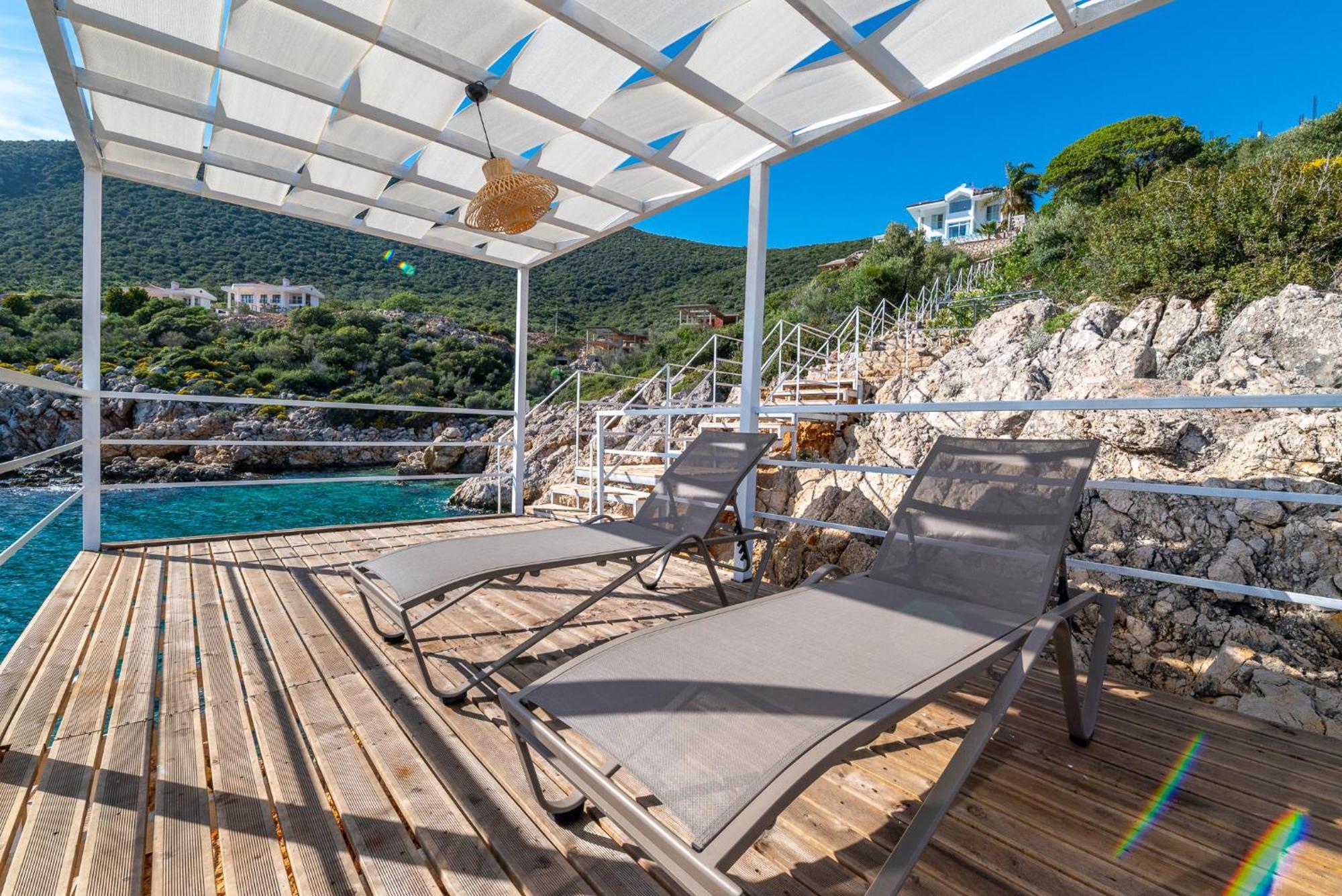 Beachfront White Villa With Private Swimming Pool カルカン エクステリア 写真