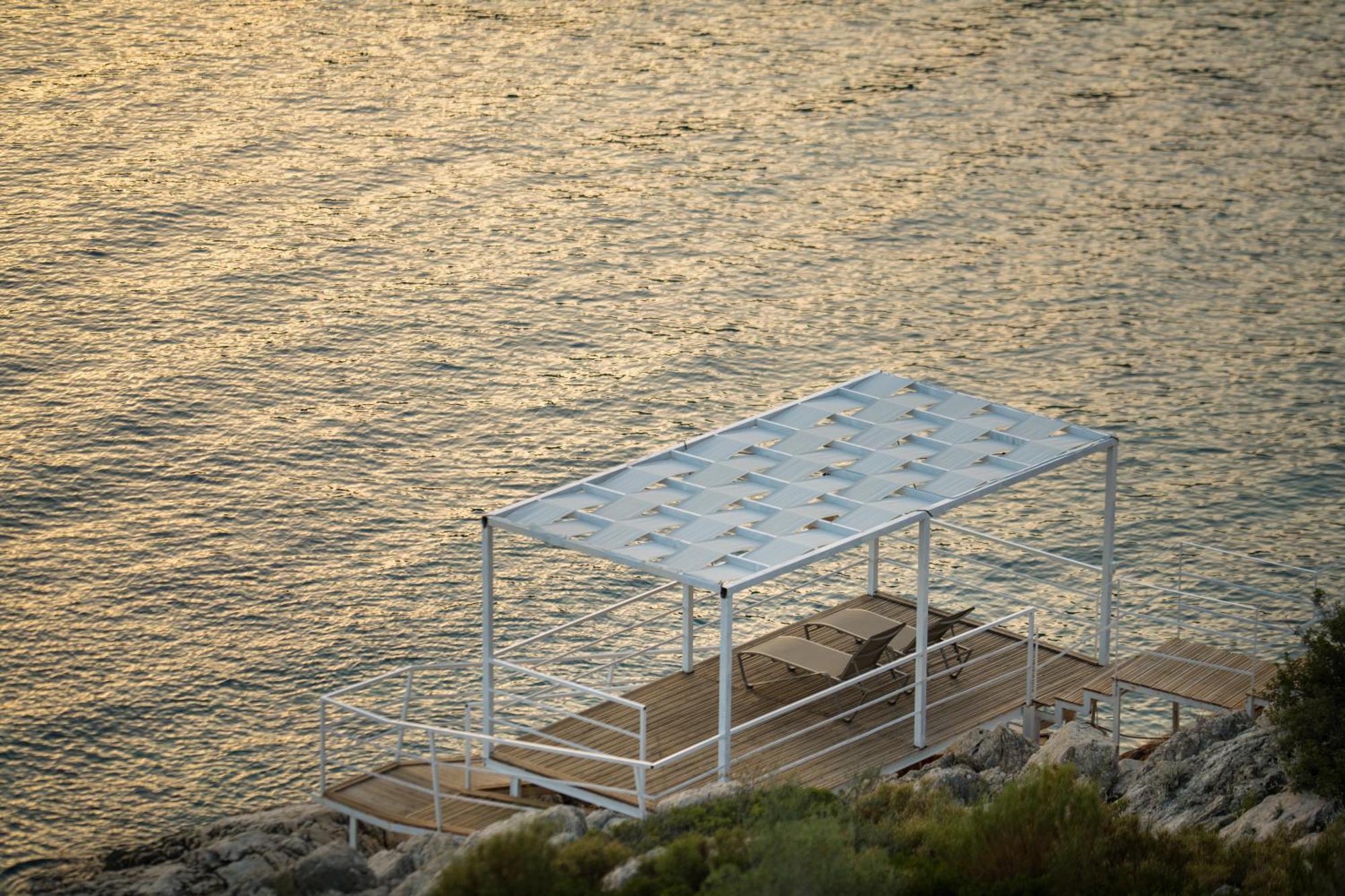 Beachfront White Villa With Private Swimming Pool カルカン エクステリア 写真
